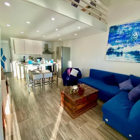 Tanis Ocean Loft Apartment