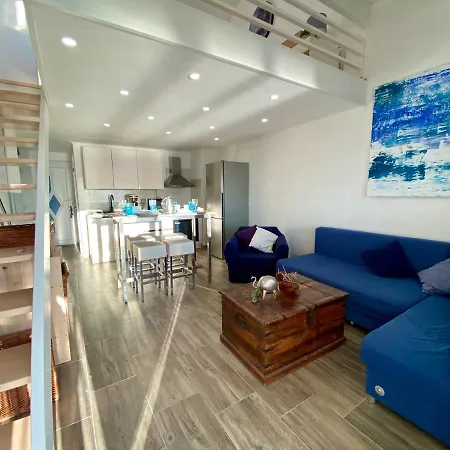 Tanis Ocean Loft Apartment *